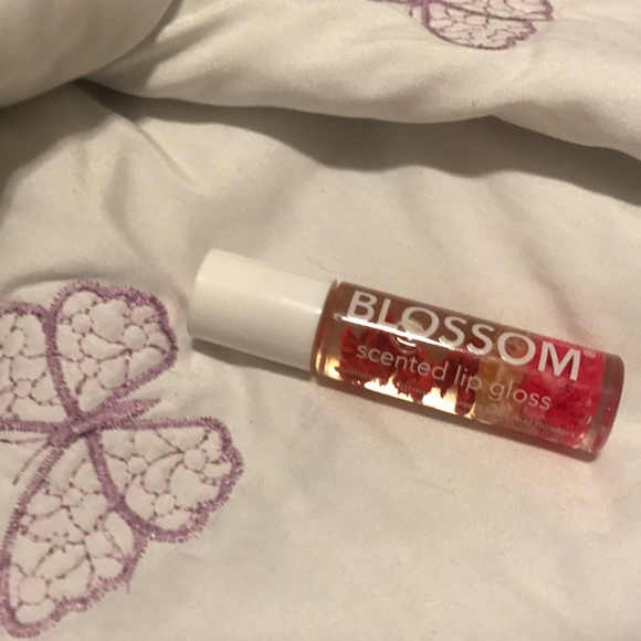 STRAWBERRY Blossom Scented Lip Gloss NWT - Picture 7 of 7